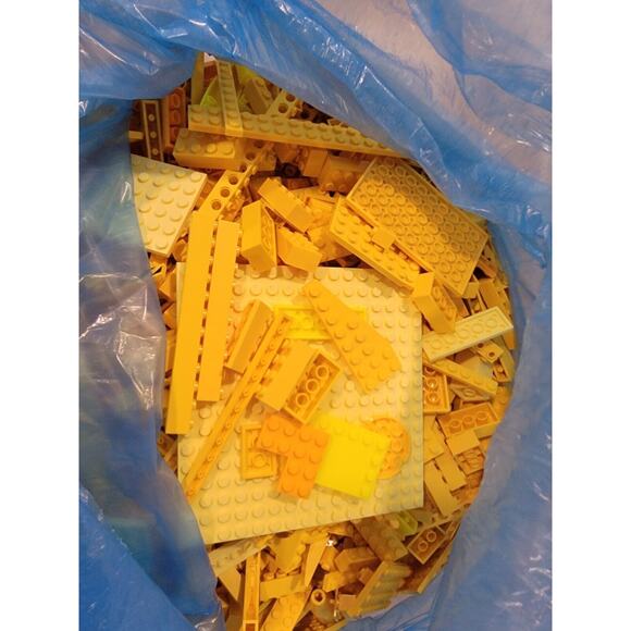 4 Lbs Of Mixed Yellow Legos Most Lego Brand - Picture 1 of 3